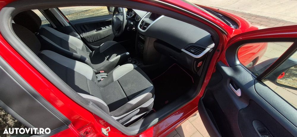 Peugeot 207 - 7