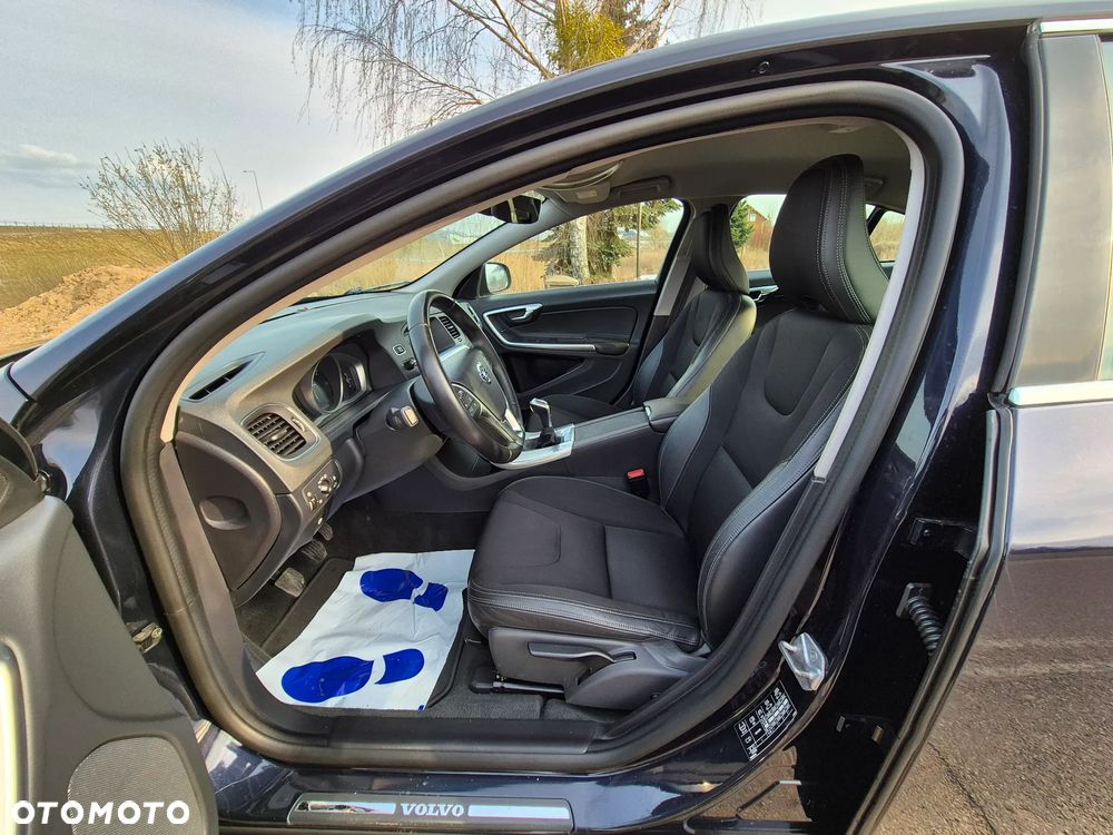 Volvo S60 D2 Momentum - 24