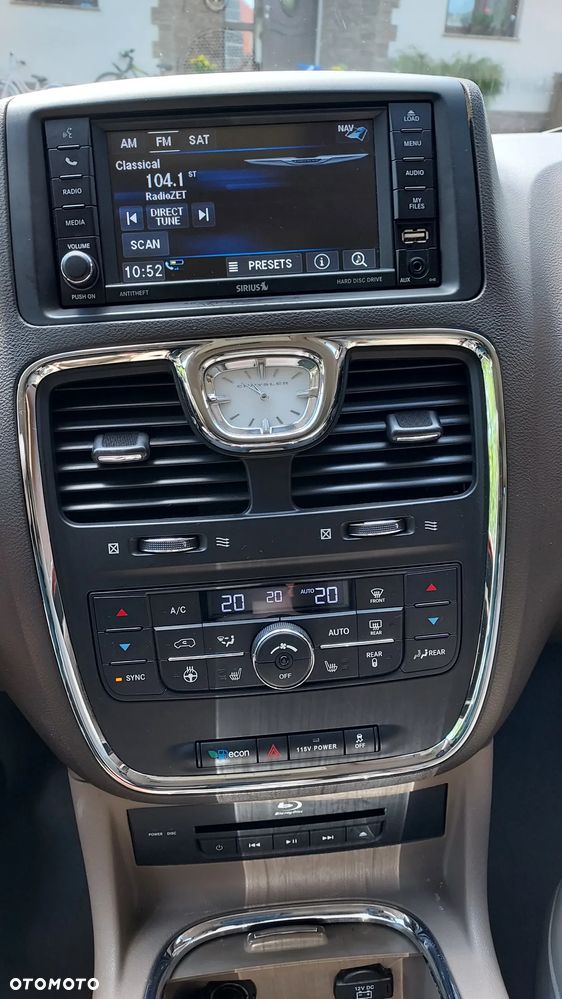 Chrysler Town & Country 3.6 Limited - 13