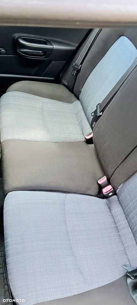 Kia Ceed - 8