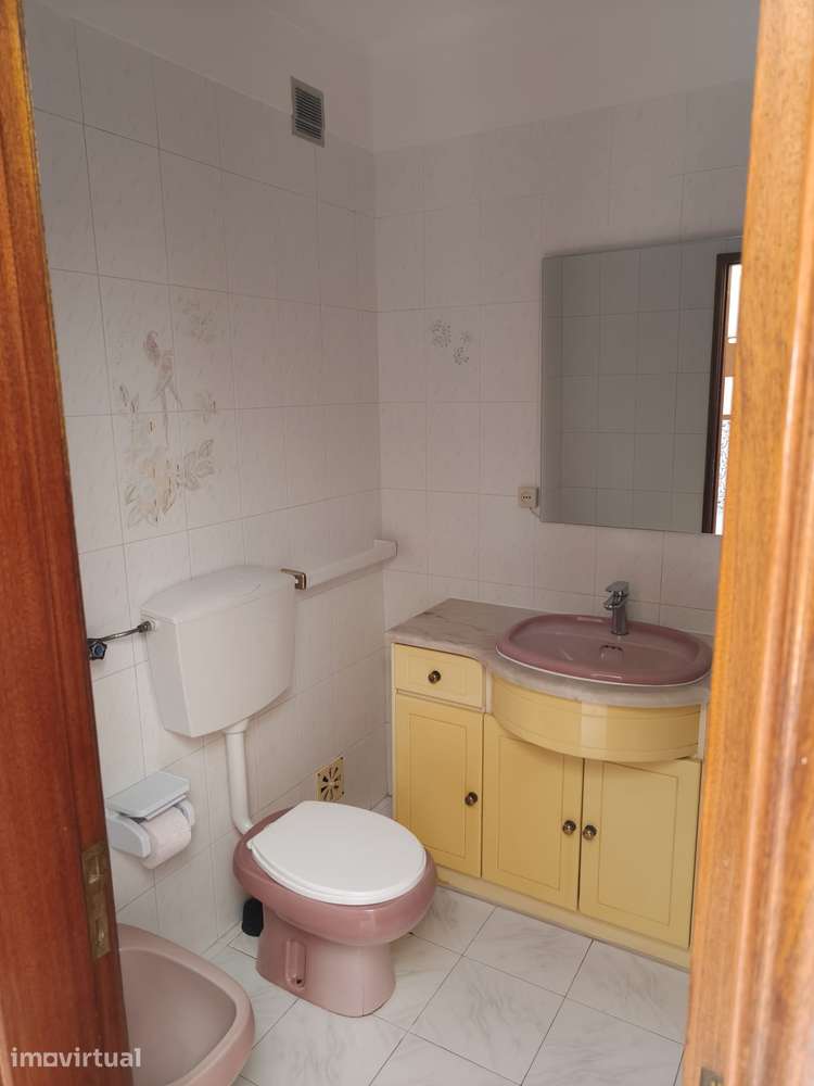 Apartamento T3 com 100 m², duas varandas e lareira no Montijo - Grande imagem: 5/22