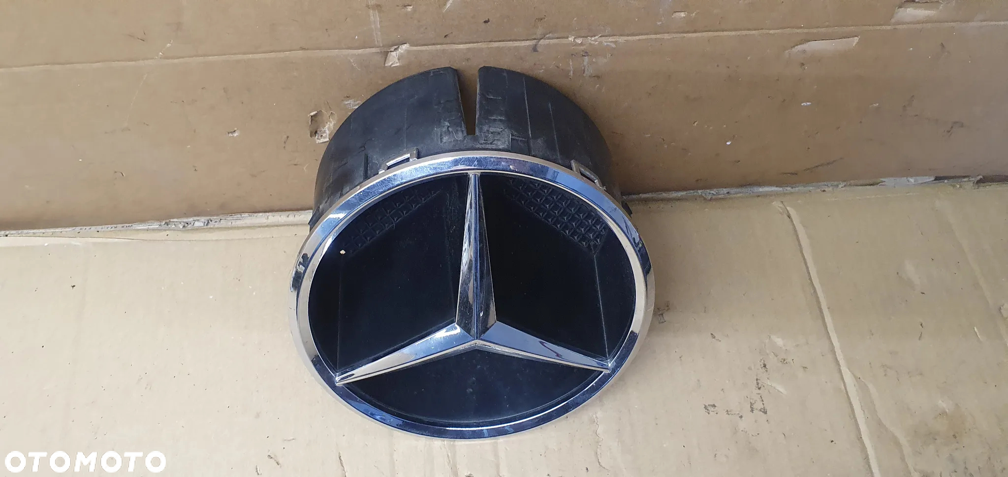 Znaczek emblemat logo przód Mercedes R-Klasa R251 - 2