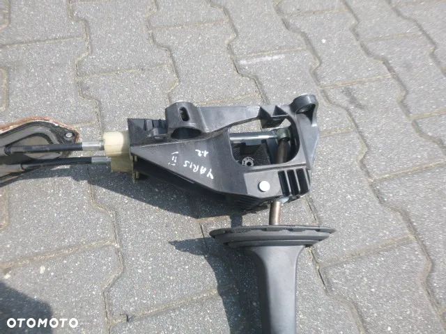 LEWAREK WYBIERAK + LINKI ZMIANY BIEGÓW TOYOTA YARIS II 1.3 - 12