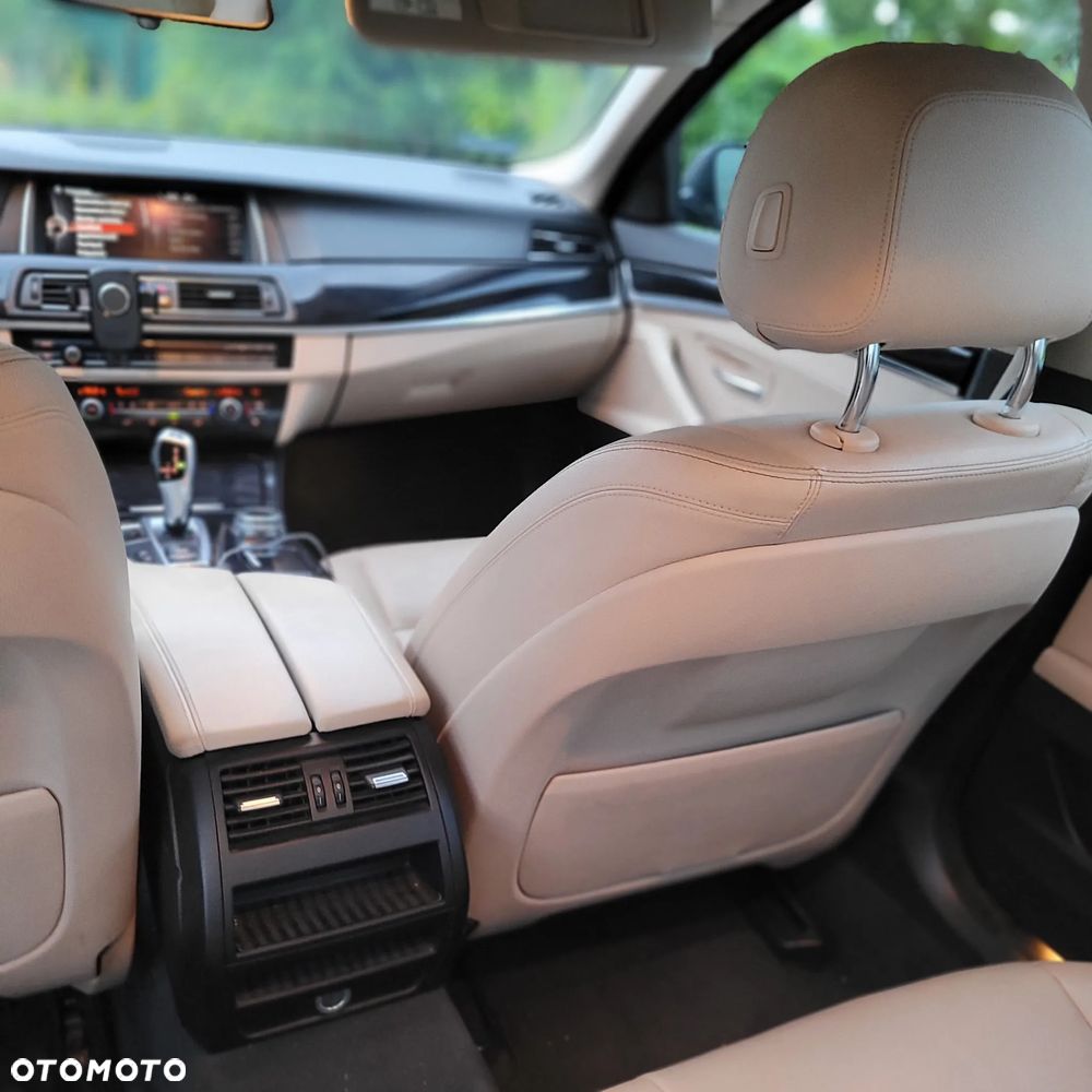 BMW Seria 5 530d xDrive Luxury Line - 3