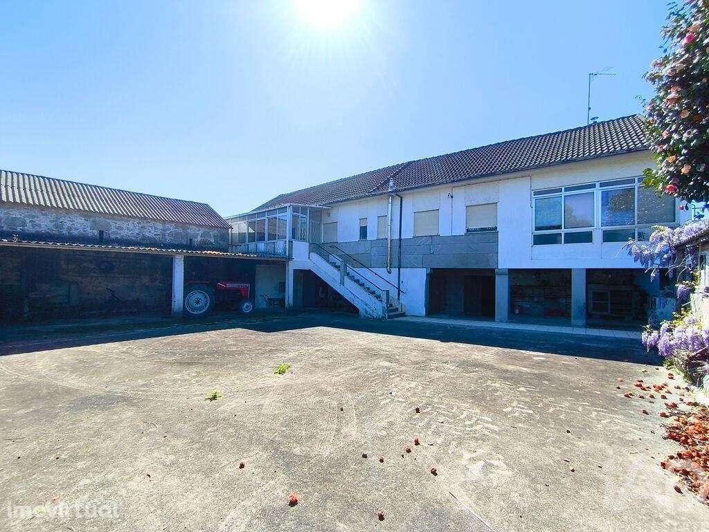 Casa / Villa T5 em Alvarães de 213 m2 - Grande imagem: 2/36