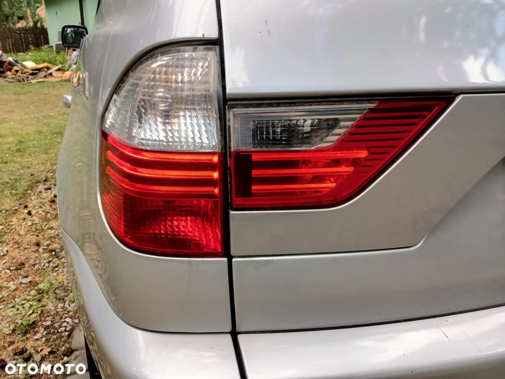 Lampa tył tylna lewa w klapę BMW E83 X3 Lift LCI 7162213 7162214