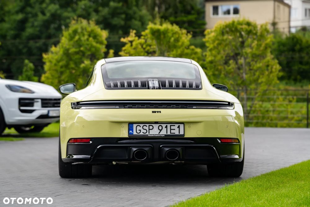 Porsche 911 Carrera T-Hybrid 4 GTS - 9