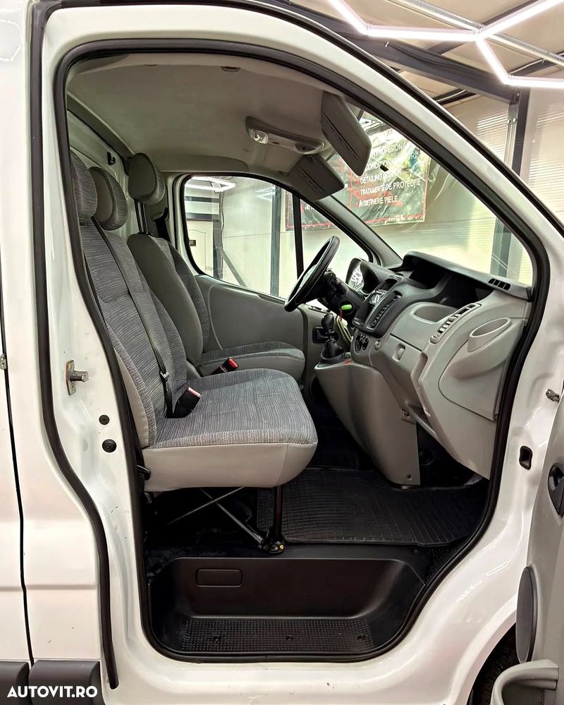 Renault TRAFIC - 8