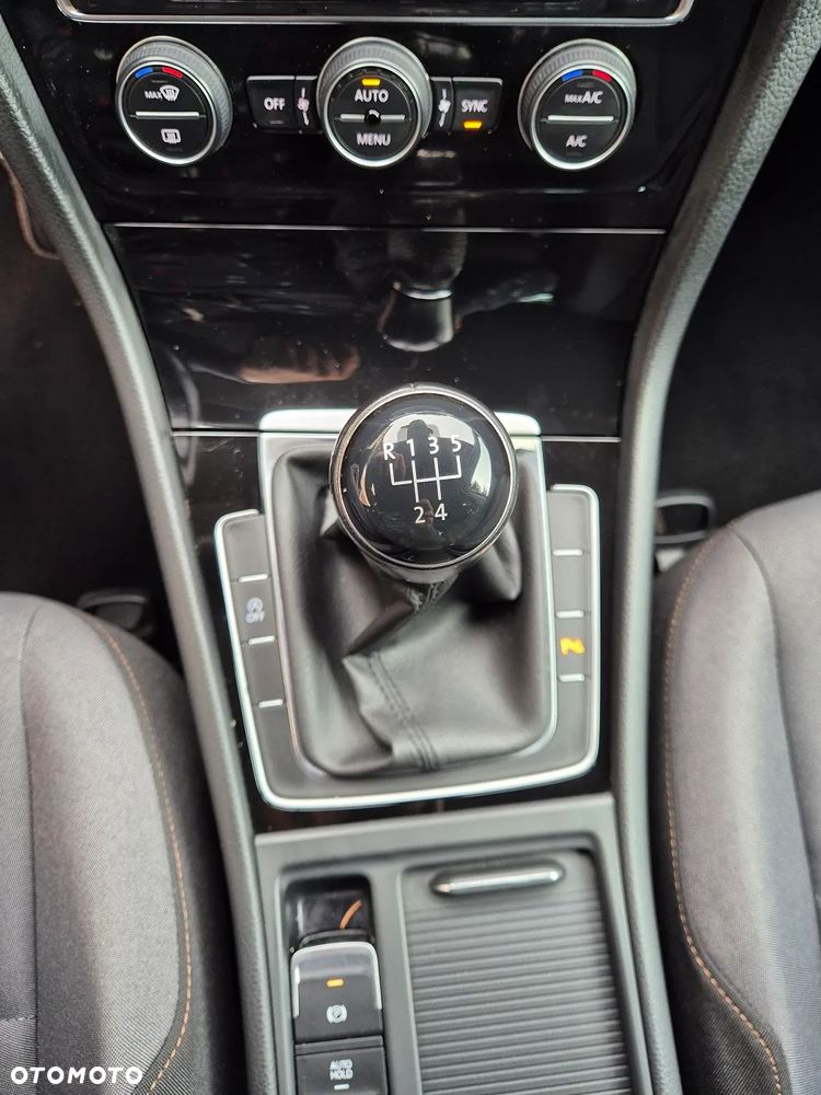 Volkswagen Golf 1.6 TDI BlueMotion Technology Allstar - 22