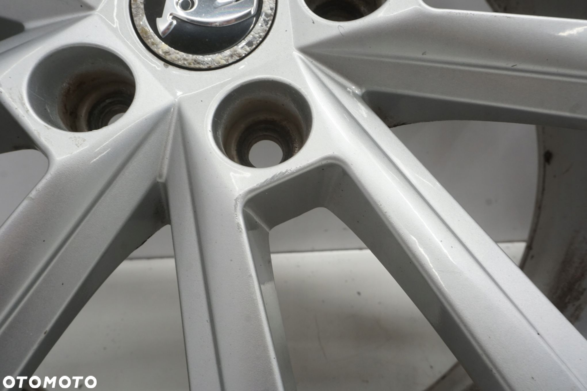 SKODA OCTAVIA III 14R FELGI ALUMINIOWE 17" 5X112 ET49 5E0601025E - 4