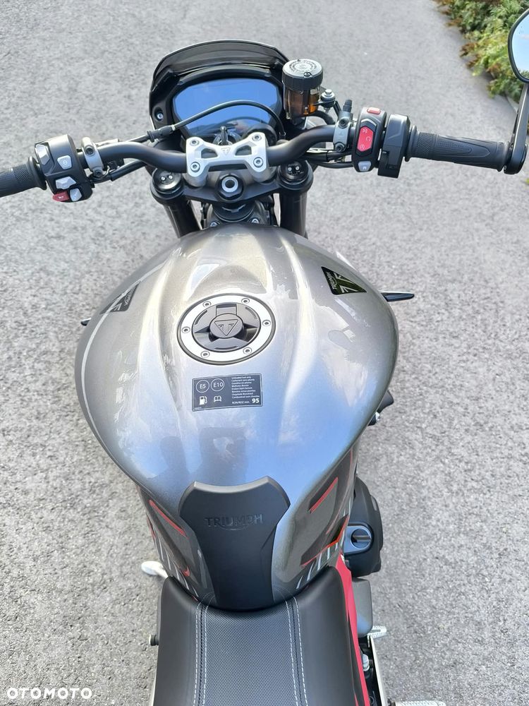 Triumph Street Triple - 14