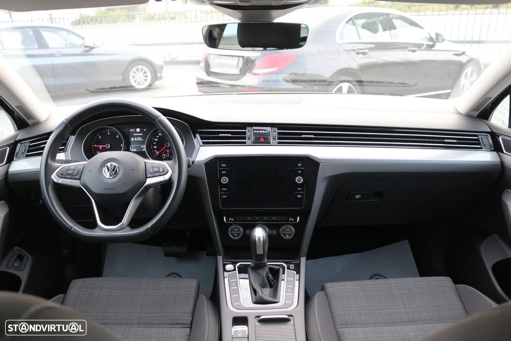 VW Passat Variant 2.0 TDi Business DSG - 11