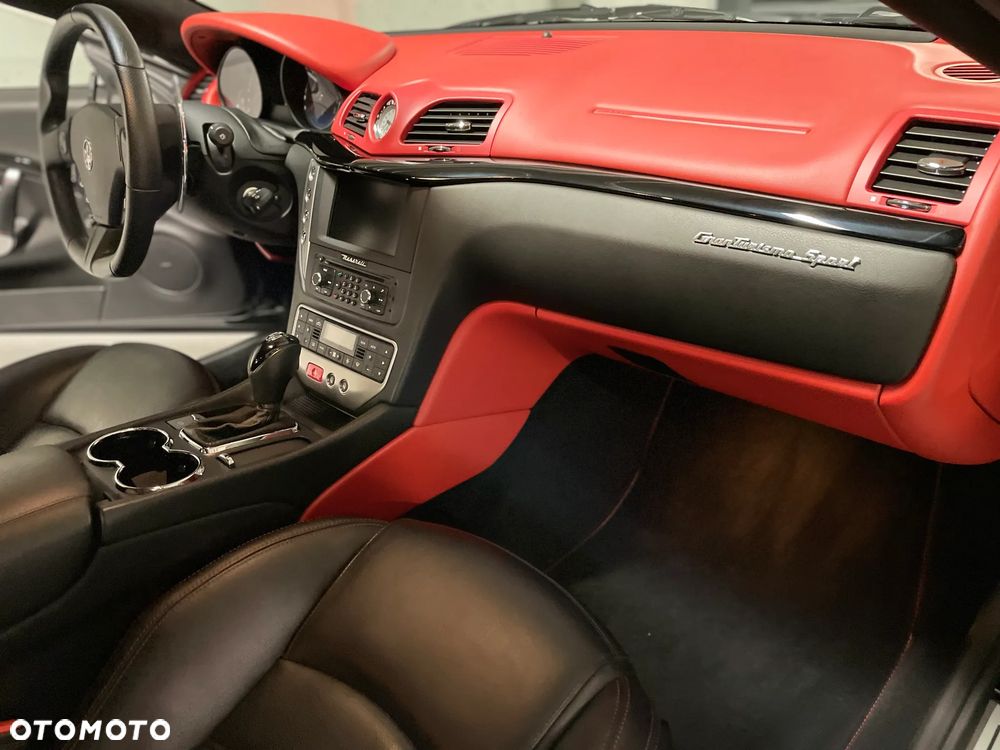 Maserati GranTurismo S Automat - 30