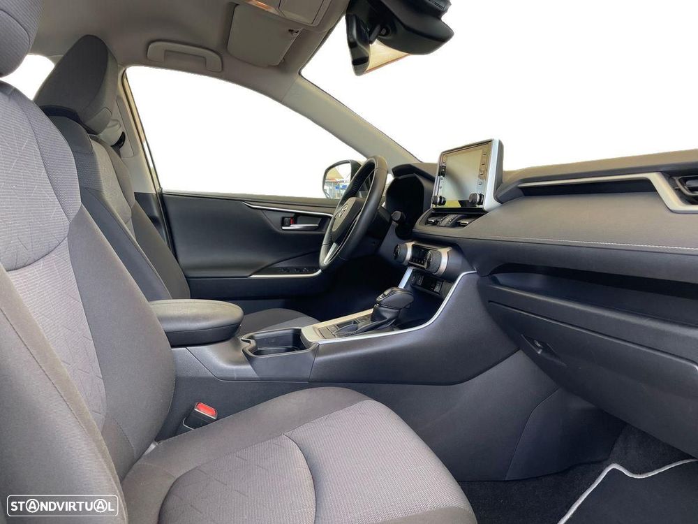 Toyota RAV4 - 6