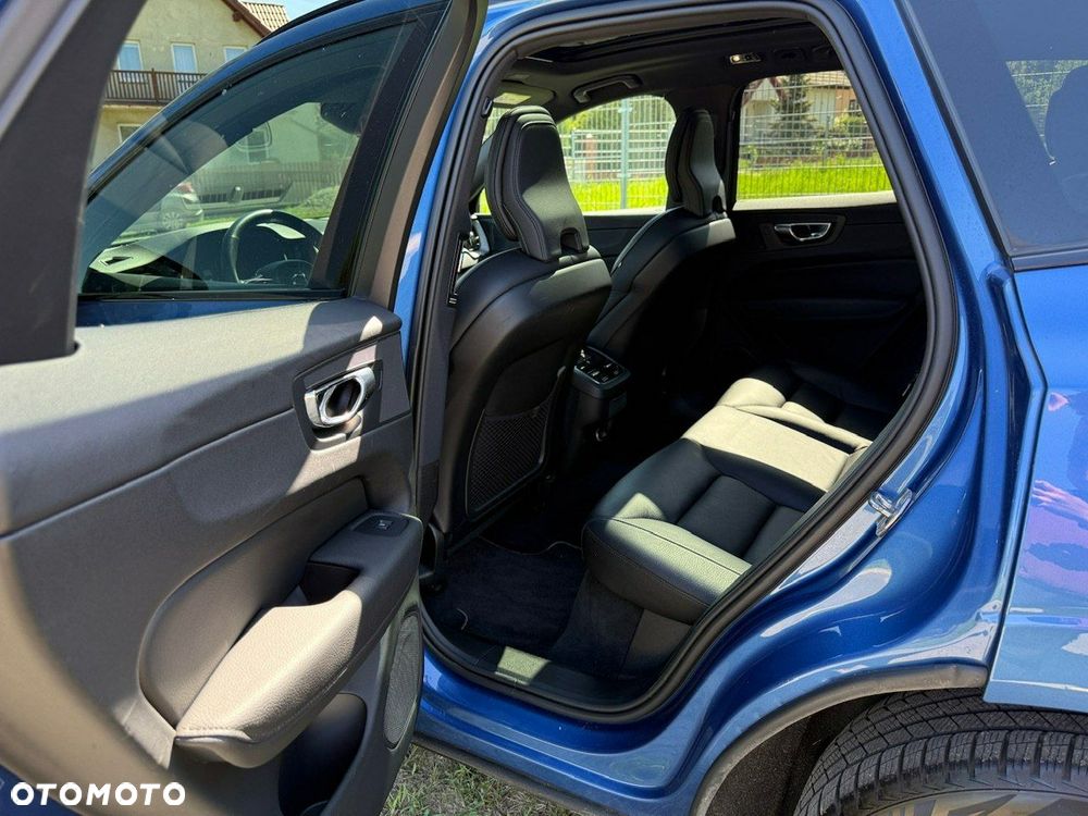 Volvo XC 60 D5 SCR AWD R-Design - 19