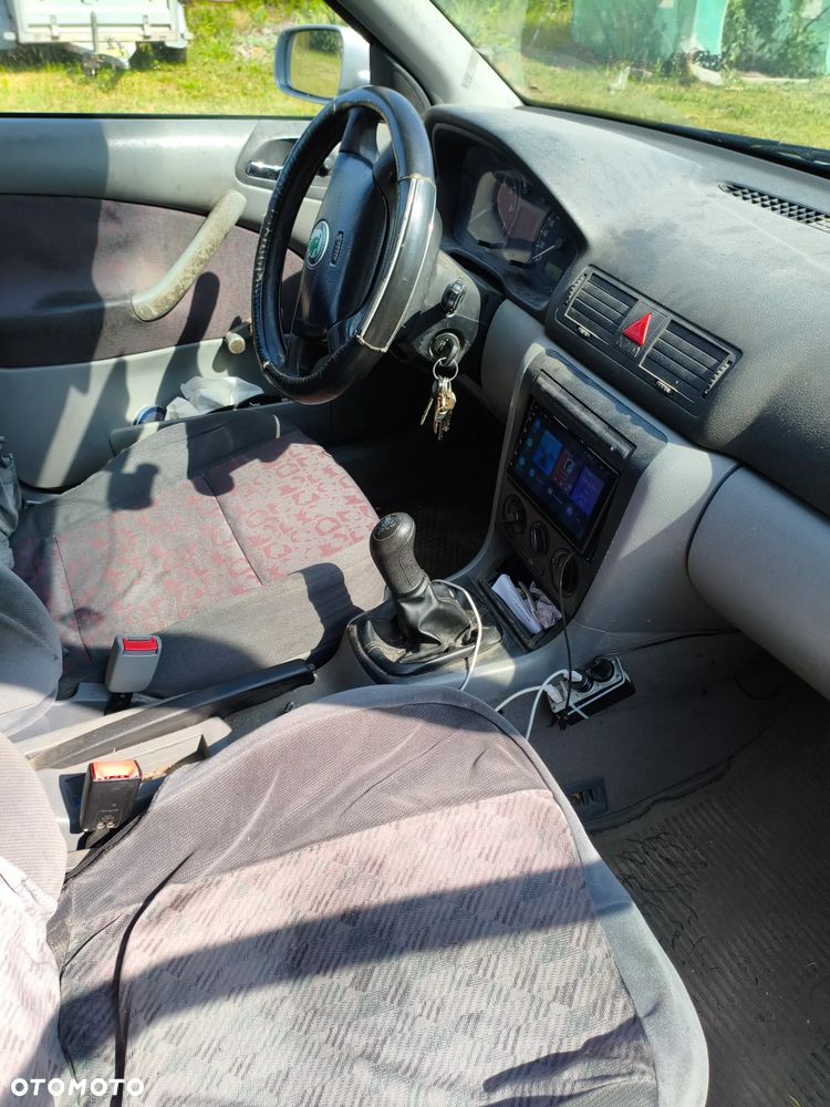 Skoda Octavia 1.6 Combi - 5