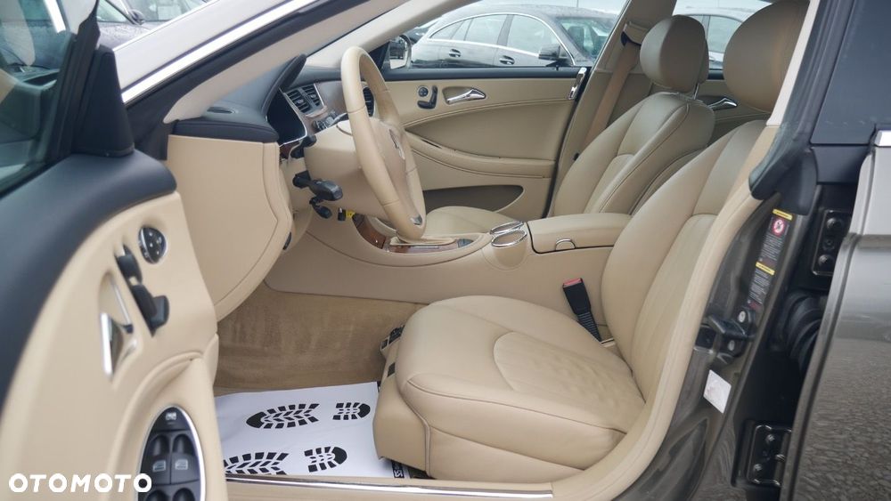 Mercedes-Benz CLS - 12