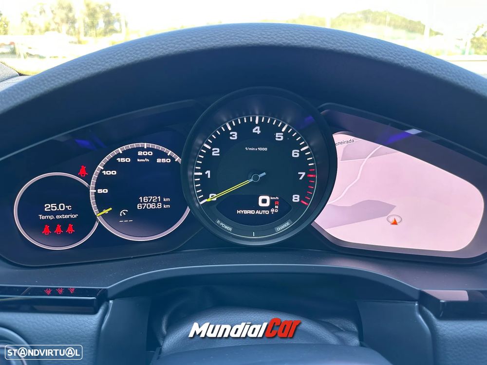 Porsche Cayenne Coupé E-Hybrid - 22
