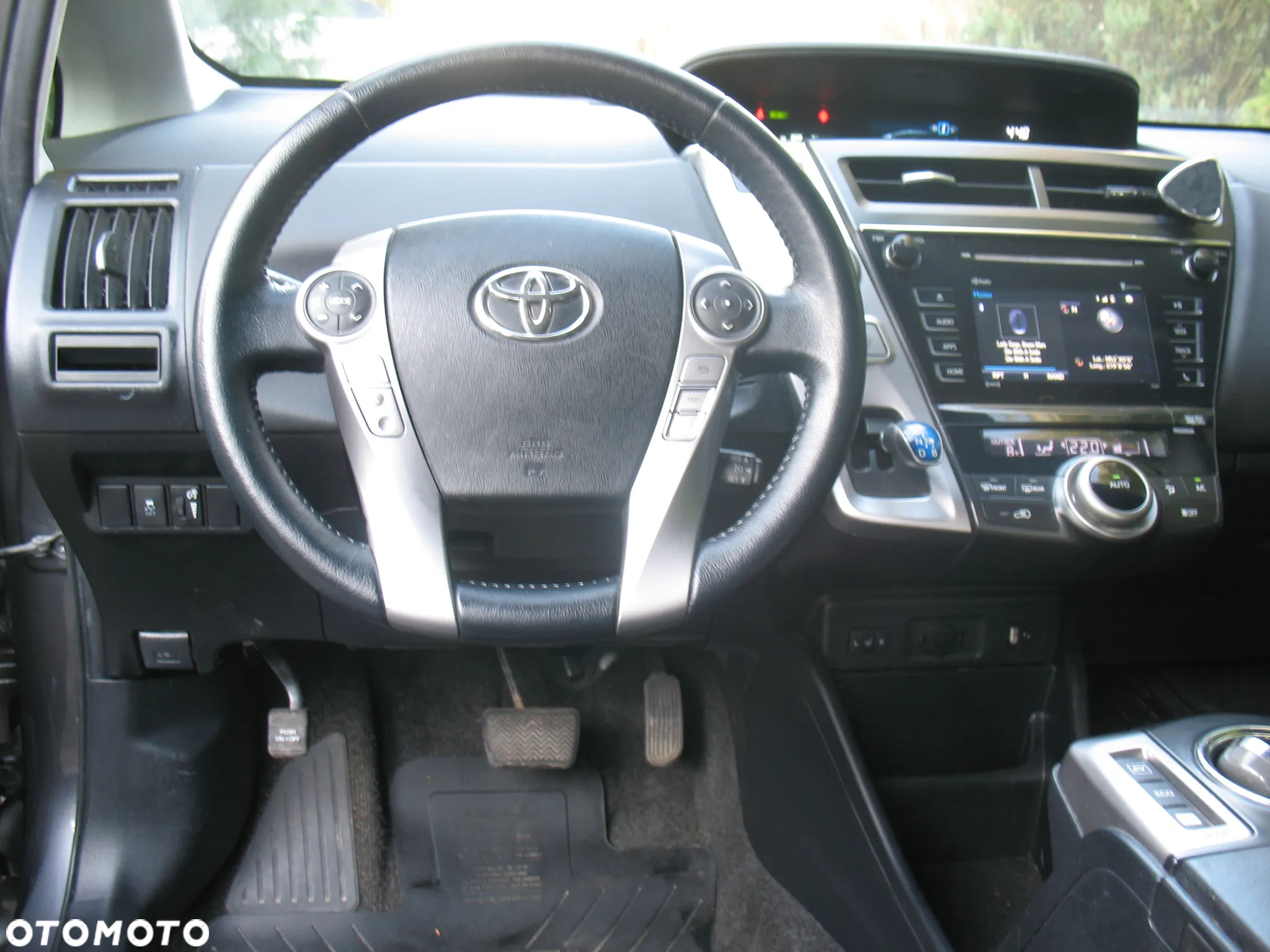 Toyota Prius+ (Hybrid) - 14
