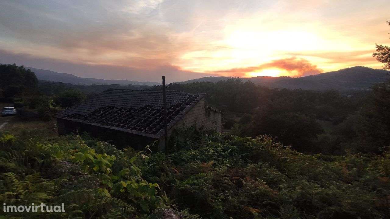 Moradia para restauro em Rossas - Vieira do Minho - Grande imagem: 4/23