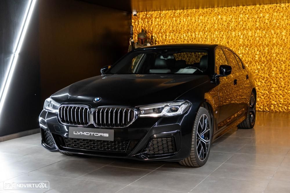 BMW 530 e Pack Desportivo M - 4