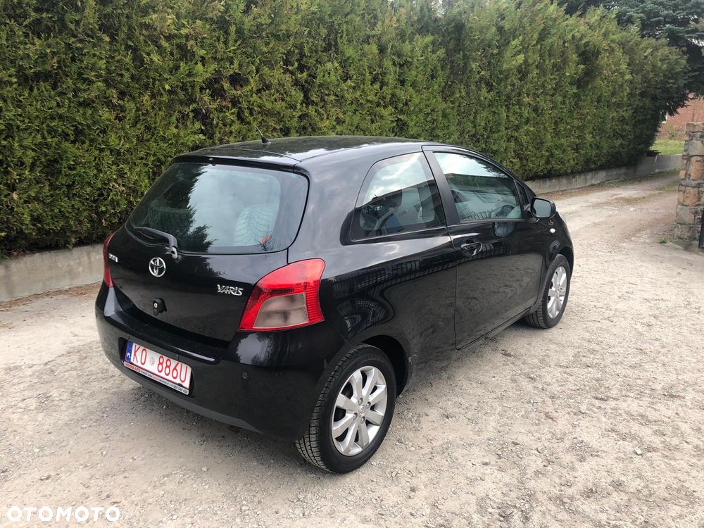 Toyota Yaris 1.3 VVT-i Luna - 4