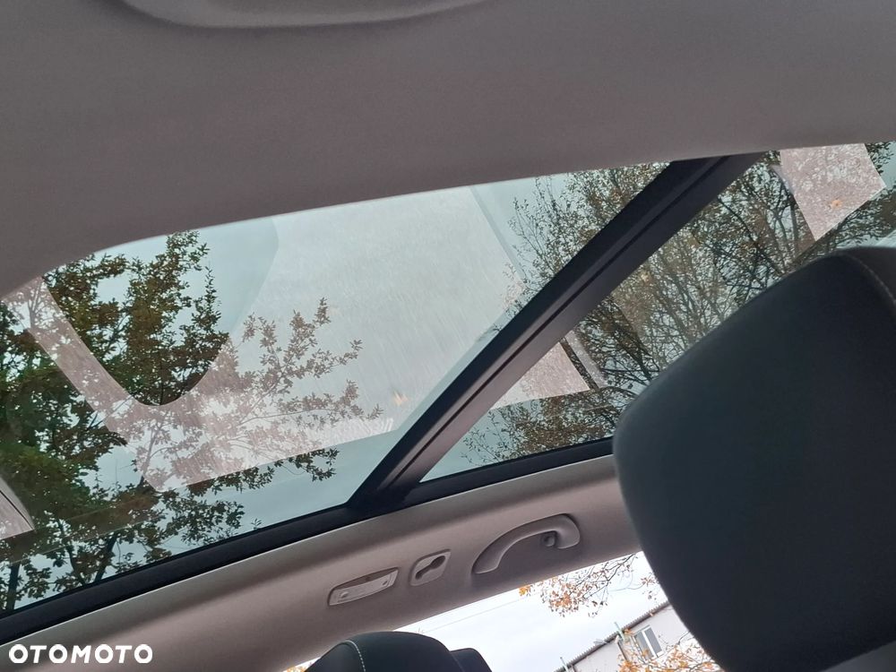 Volkswagen Touran 1.6 TDI DPF BlueMotion Technology DSG MATCH - 23