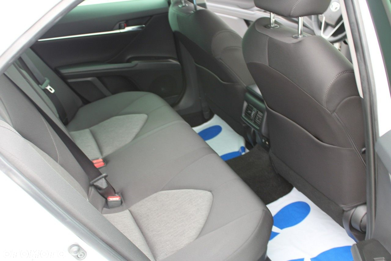 Toyota Camry - 32