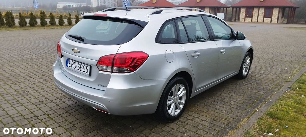Chevrolet Cruze 1.6 LS - 5