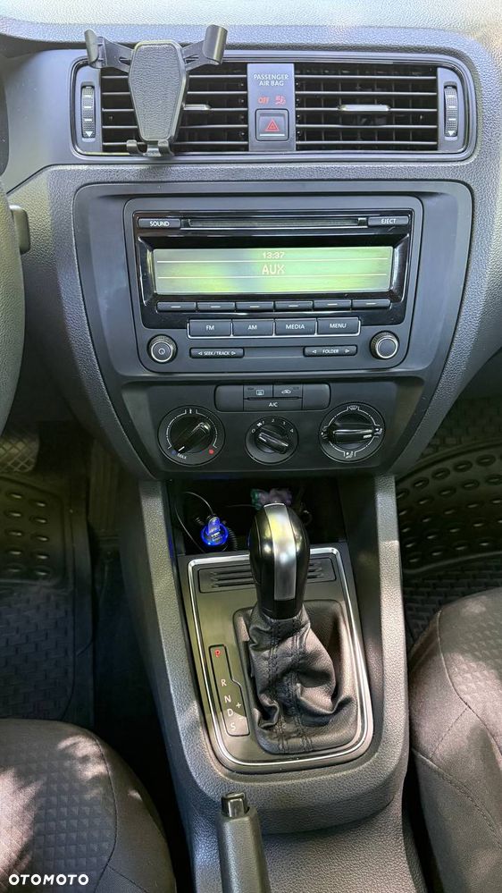 Volkswagen Jetta 2.0 Base - 17
