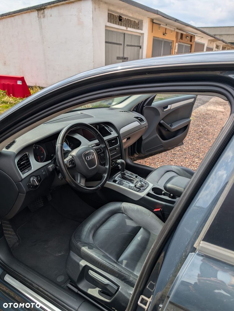 Audi A4 Limousine - 8
