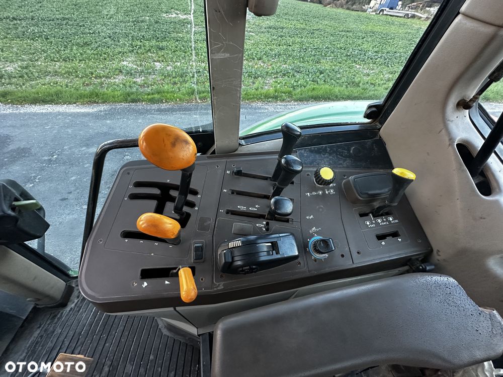 John Deere 6320 - 12