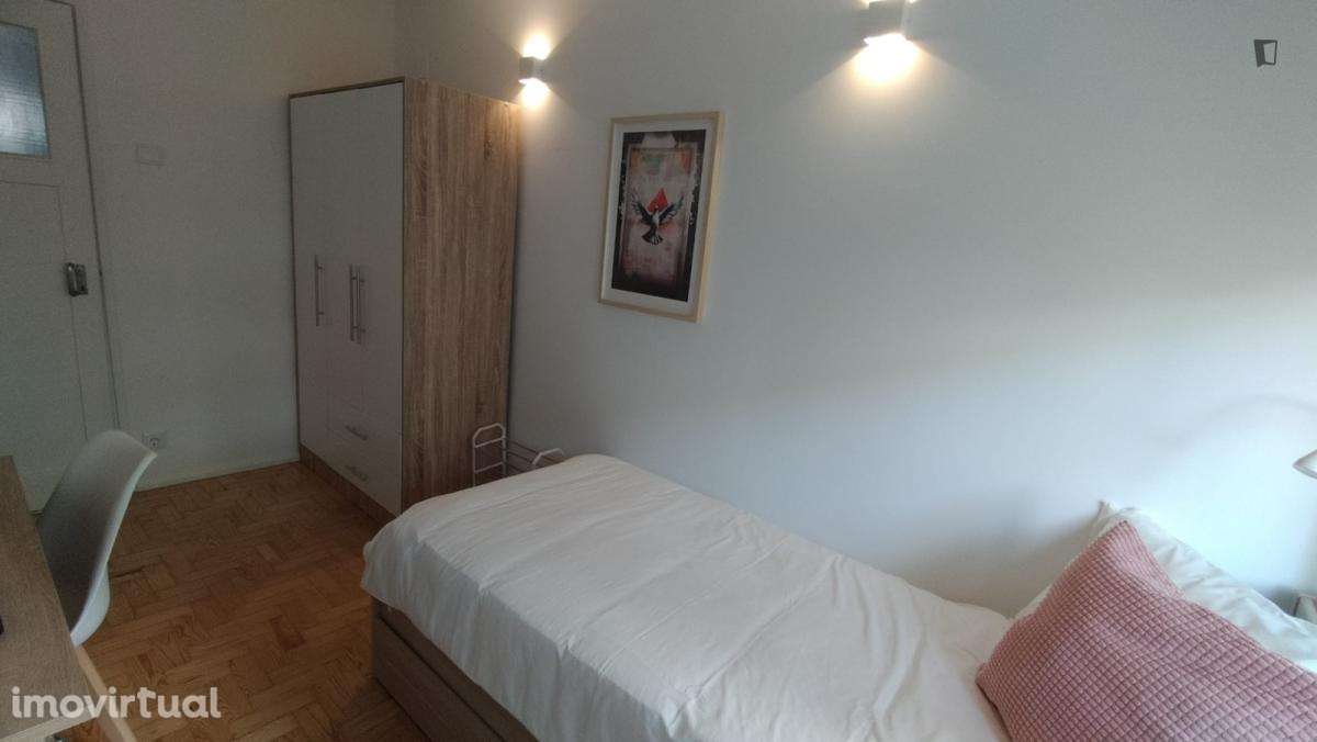 Quarto - localizado em Oeiras Lisbon - Grande imagem: 2/18