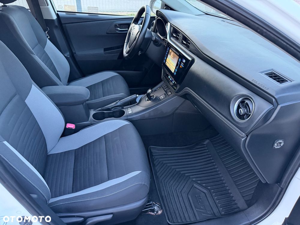 Toyota Auris 1.8 HSD Luna - 21
