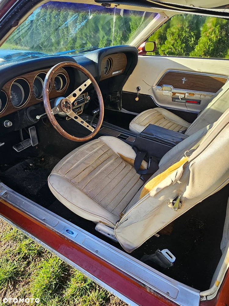 Ford Mustang - 8