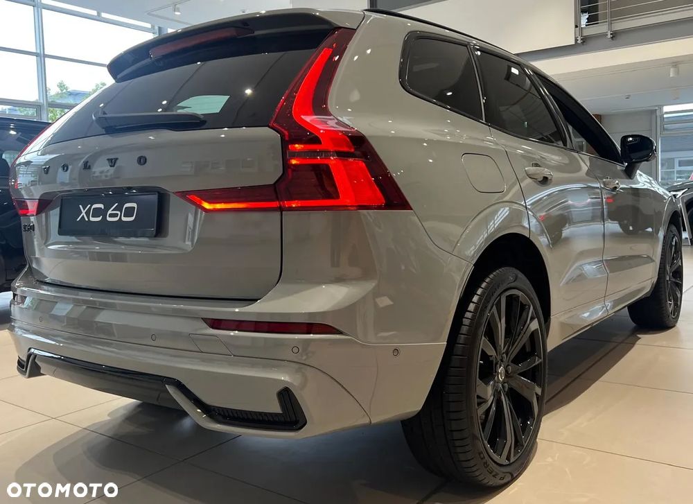 Volvo XC 60 T8 Plug-In Hybrid AWD Ultimate Black Edition - 2