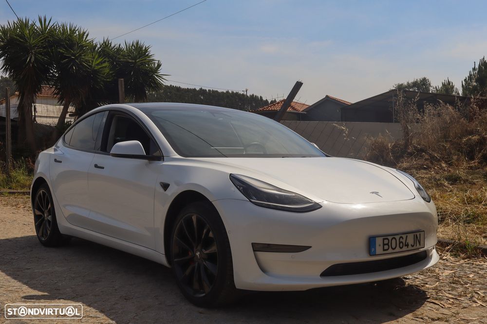 Tesla Model 3 - 3