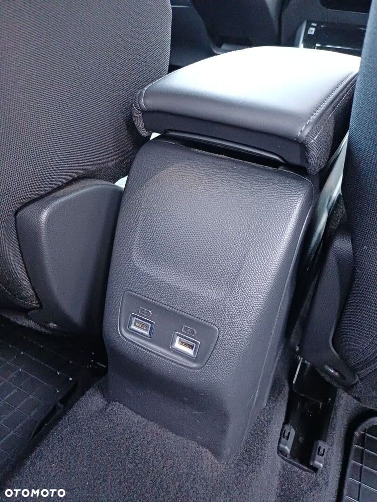 Peugeot 2008 1.2 PureTech Allure S&S EAT8 - 29