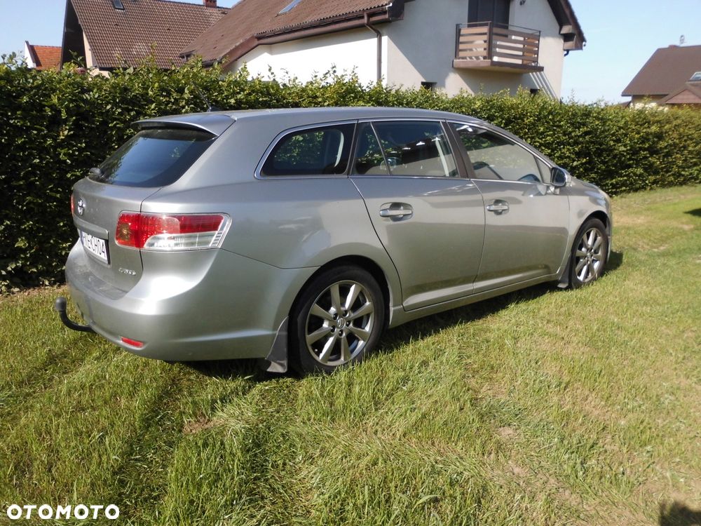 Toyota Avensis - 2