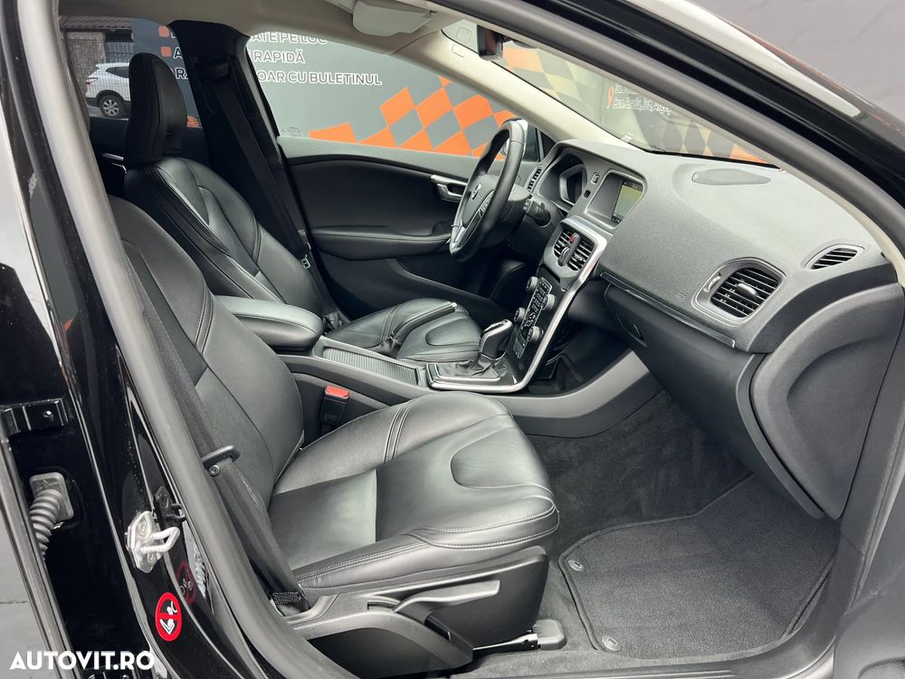 Volvo V40 D2 Geartronic RDesign - 10