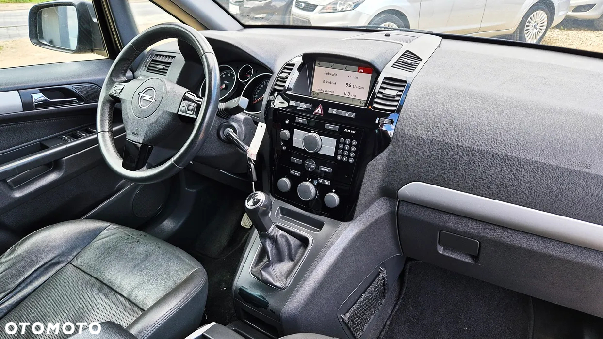 Opel Zafira 1.8 Cosmo - 39