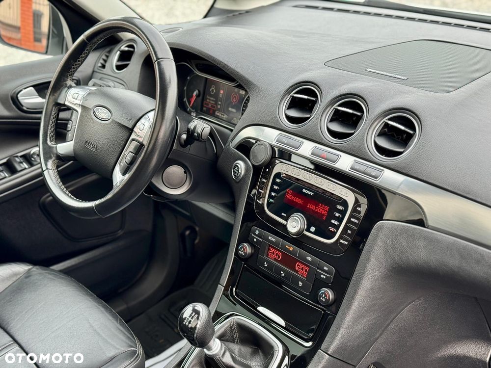 Ford S-Max 2.0 TDCi DPF Titanium X - 38