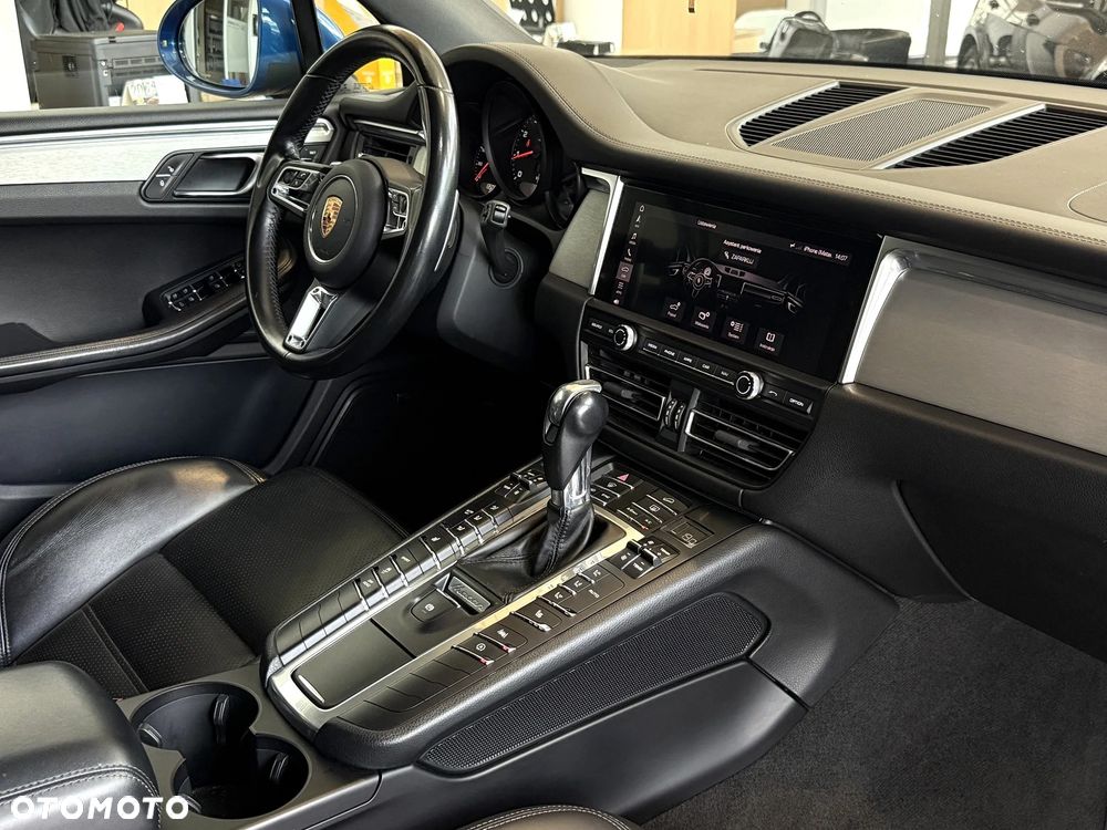 Porsche Macan - 25