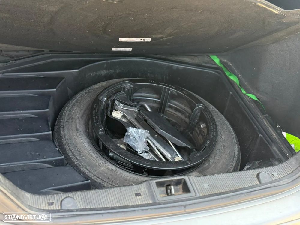 Mercedes-Benz 220 - 7