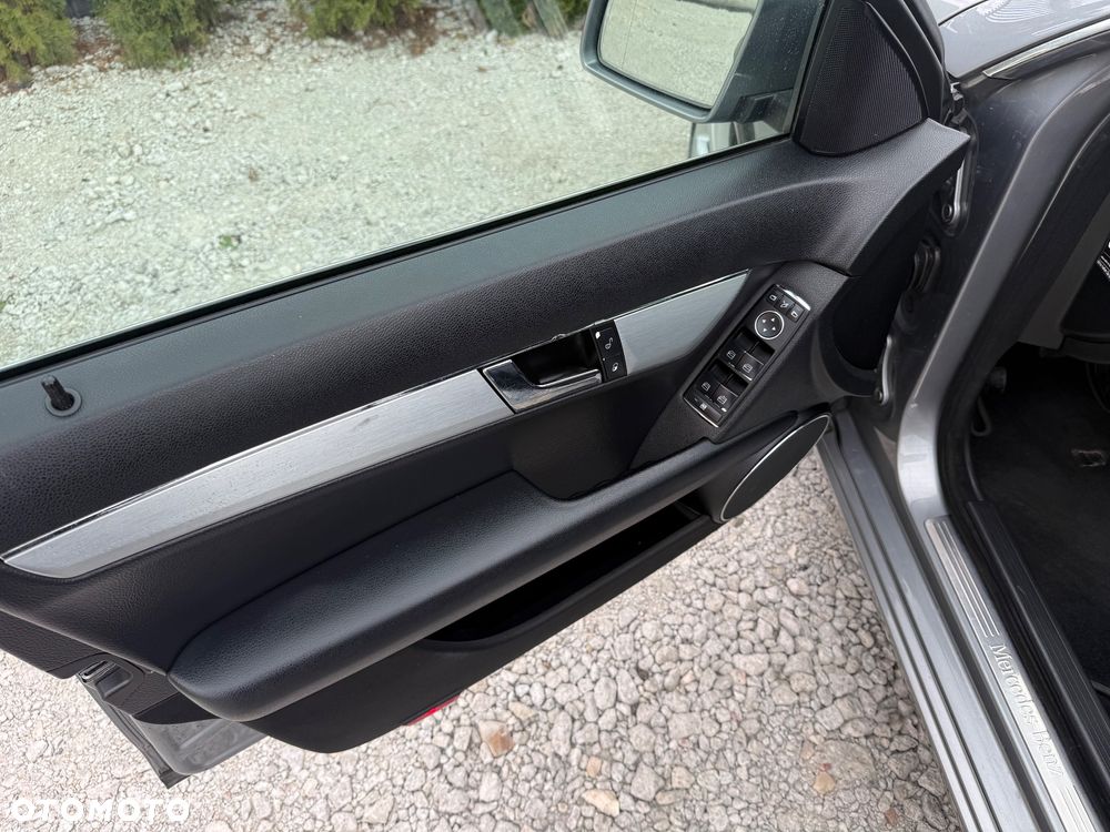 Mercedes-Benz Klasa C 180 Kompressor BlueEFFICIENCY - 13