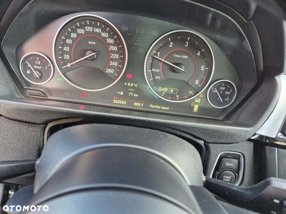 BMW Seria 3 318d xDrive M Sport - 9