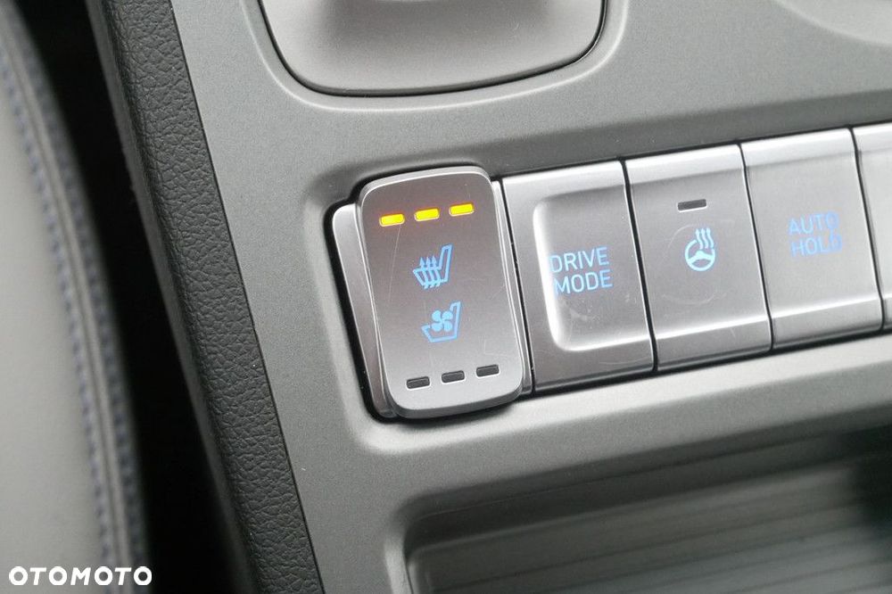 Hyundai Kona 64kWh Executive - 23