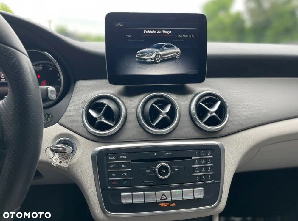 Mercedes-Benz CLA 250 4-Matic AMG Line - 8
