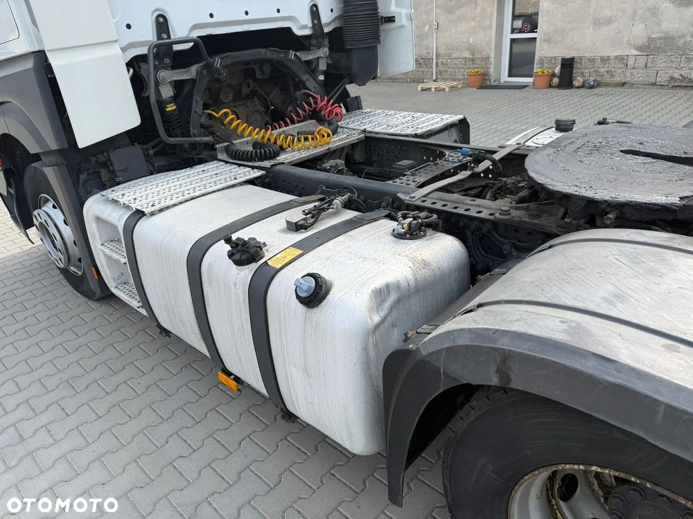Mercedes-Benz Actros - 8