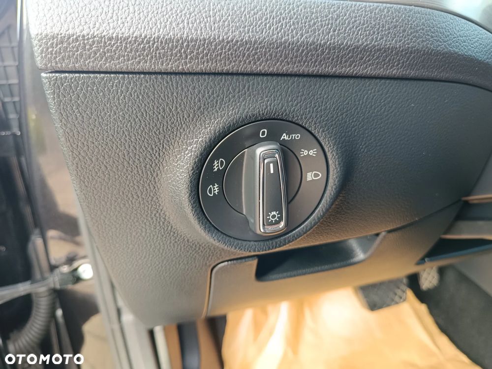 Skoda Superb 2.0 TDI DSG Premium Edition - 22